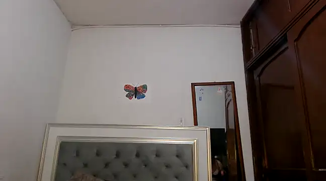 Snapshot of Katalleyaa chatting on December 2, 2024, 10:29 pm Katalleyaa online show from December 2, 2024, 10:29 pm