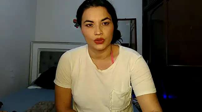 Snapshot of Katalleyaa chatting on December 3, 2024, 9:06 pm Katalleyaa online show from December 3, 2024, 9:06 pm