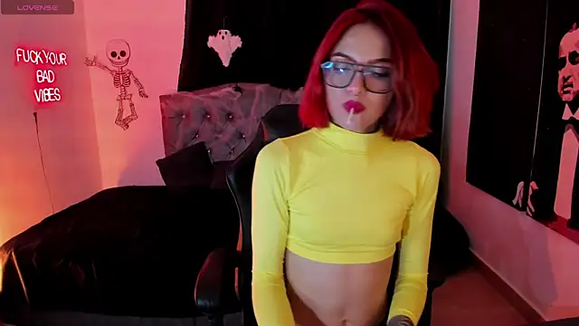 Snapshot of VictoriaRosse_ chatting on October 18, 2025, 4:25 am VictoriaRosse online show from October 18, 2025, 4:25 am