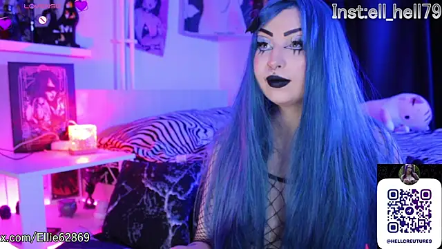 Snapshot of Kitty_goth chatting on November 7, 2025, 8:35 pm Kitty goth online show from November 7, 2025, 8:35 pm