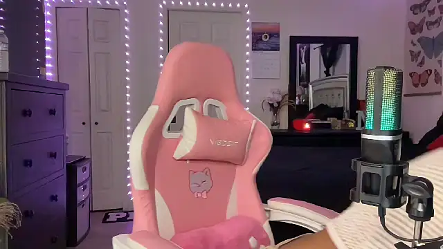 Snapshot of MariahBrook chatting on March 4, 2026, 5:26 am MariahBrook online show from March 4, 2026, 5:26 am