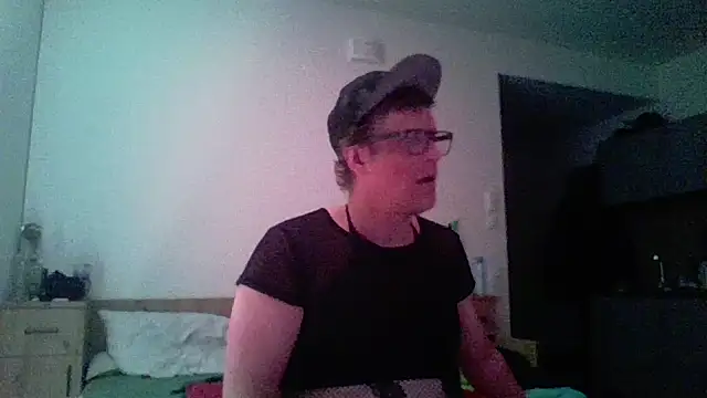 Snapshot of Bigthroaterboy chatting on April 21, 2026, 2:14 am Bigthroaterboy online show from April 21, 2026, 2:14 am