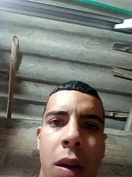 Snapshot of Restrepo300 chatting on October 14, 2025, 3:01 pm Restrepo300 online show from October 14, 2025, 3:01 pm