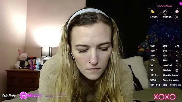 Snapshot of EllieeRose chatting on February 17, 2025, 9:43 pm EllieeRose online show from February 17, 2025, 9:43 pm