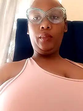 Snapshot of NippleMilkXx chatting on October 25, 2025, 7:29 am NippleMilkXx online show from October 25, 2025, 7:29 am