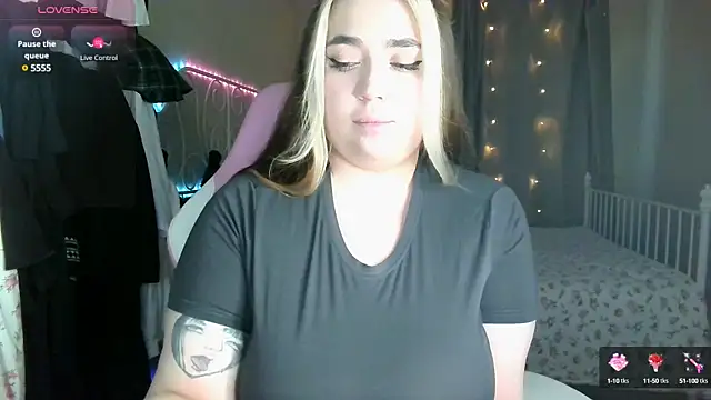 Snapshot of Roxy_Sakura chatting on January 29, 2025, 1:28 pm Roxy Sakura online show from January 29, 2025, 1:28 pm