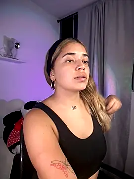 Snapshot of JoselinFlower_ chatting on November 6, 2025, 2:26 am JoselinFlower online show from November 6, 2025, 2:26 am