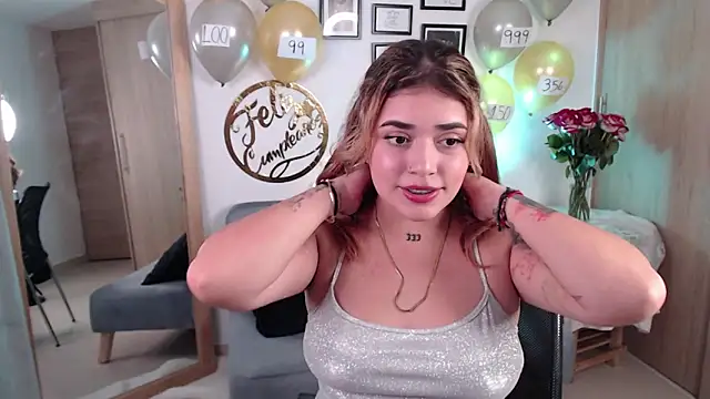 Snapshot of JoselinFlower_ chatting on March 23, 2025, 12:36 am JoselinFlower online show from March 23, 2025, 12:36 am