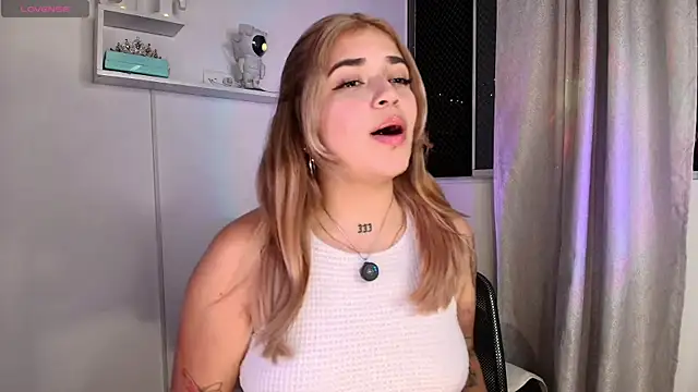 Snapshot of JoselinFlower_ chatting on September 23, 2025, 3:46 am JoselinFlower online show from September 23, 2025, 3:46 am