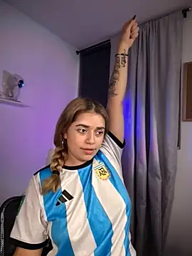 Snapshot of JoselinFlower_ chatting on November 25, 2025, 2:45 am JoselinFlower online show from November 25, 2025, 2:45 am