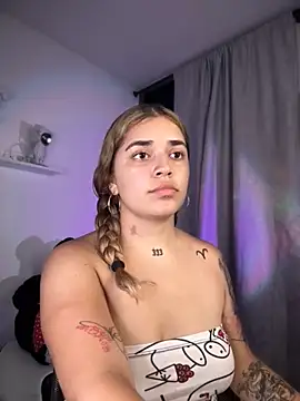 Snapshot of JoselinFlower_ chatting on November 8, 2025, 2:37 am JoselinFlower online show from November 8, 2025, 2:37 am