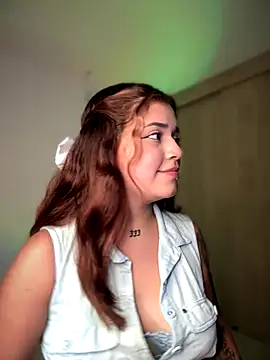 Snapshot of JoselinFlower_ chatting on December 3, 2024, 4:31 am JoselinFlower online show from December 3, 2024, 4:31 am