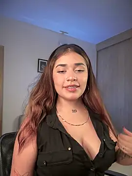 Snapshot of JoselinFlower_ chatting on March 18, 2025, 3:45 am JoselinFlower online show from March 18, 2025, 3:45 am