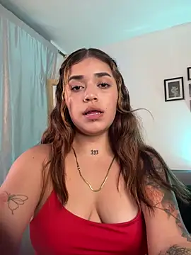 Snapshot of JoselinFlower_ chatting on March 6, 2025, 3:24 am JoselinFlower online show from March 6, 2025, 3:24 am