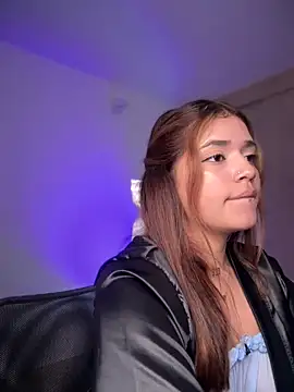 Snapshot of JoselinFlower_ chatting on December 19, 2024, 3:18 am JoselinFlower online show from December 19, 2024, 3:18 am