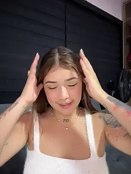 Snapshot of JoselinFlower_ chatting on December 14, 2024, 3:39 am JoselinFlower online show from December 14, 2024, 3:39 am