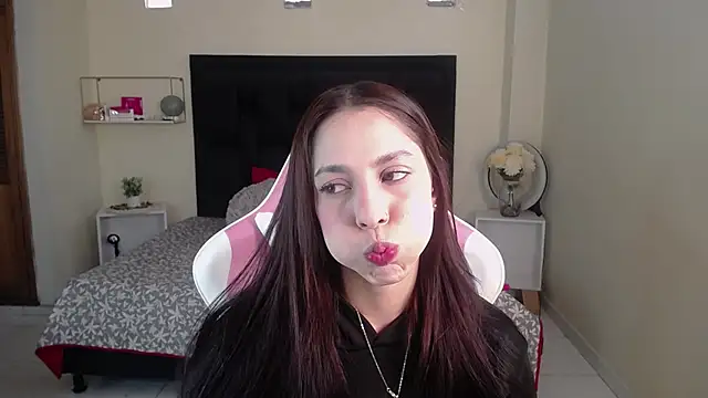 Snapshot of shanakendal2 chatting on October 25, 2025, 1:01 pm shanakendal2 online show from October 25, 2025, 1:01 pm