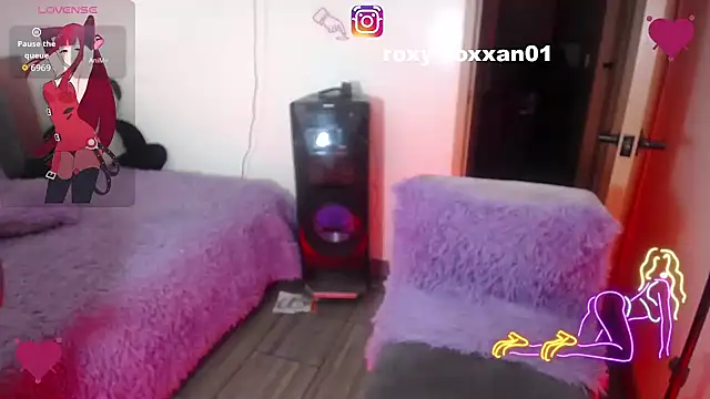 Snapshot of roxy_roxxan chatting on November 30, 2025, 3:07 am roxy roxxan online show from November 30, 2025, 3:07 am
