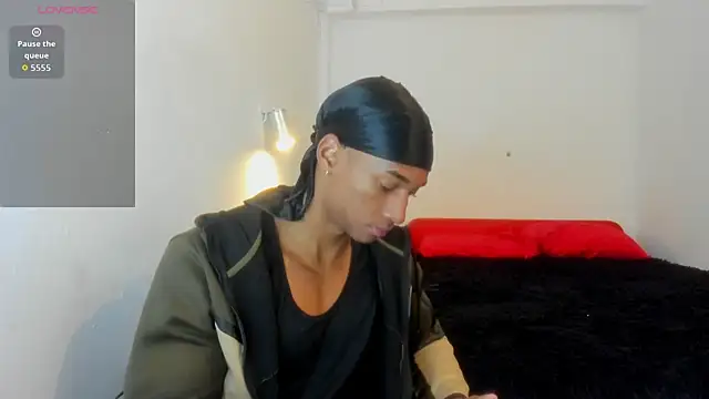 Snapshot of Malkongarcia chatting on November 5, 2025, 1:47 pm Malkongarcia online show from November 5, 2025, 1:47 pm