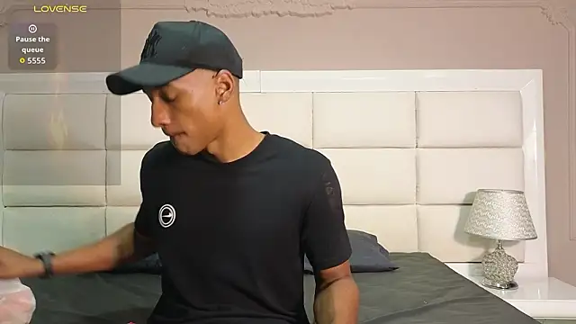 Snapshot of Malkongarcia chatting on February 12, 2026, 9:03 pm Malkongarcia online show from February 12, 2026, 9:03 pm