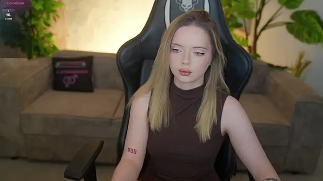 Snapshot of Cassy-Celestial_ chatting on February 21, 2026, 8:27 am Cassy-Celestial online show from February 21, 2026, 8:27 am