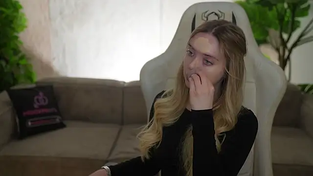 Snapshot of Cassy-Celestial_ chatting on January 11, 2026, 8:43 am Cassy-Celestial online show from January 11, 2026, 8:43 am