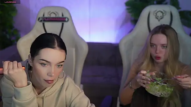 Snapshot of Cassy-Celestial_ chatting on January 12, 2026, 8:43 am Cassy-Celestial online show from January 12, 2026, 8:43 am