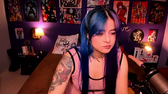 Snapshot of anne_cross chatting on December 14, 2024, 3:28 am anne cross online show from December 14, 2024, 3:28 am