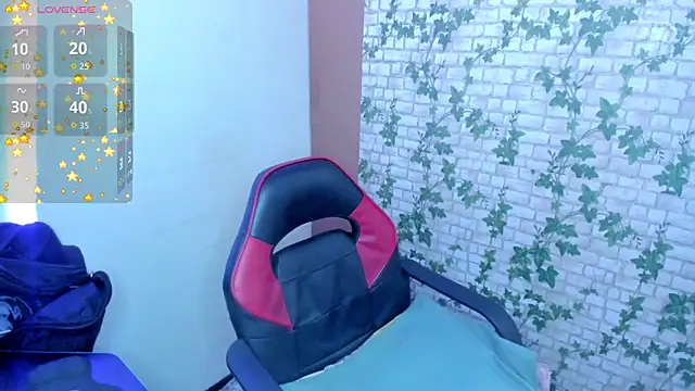 Snapshot of MIABOOBS__ chatting on November 24, 2025, 5:51 am MIABOOBS online show from November 24, 2025, 5:51 am