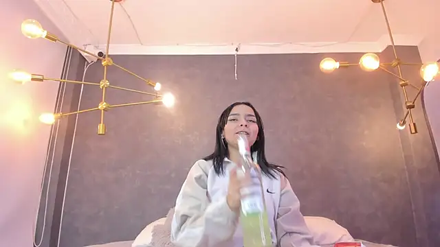 Snapshot of leigh-angels chatting on November 6, 2025, 9:41 pm leigh-angels online show from November 6, 2025, 9:41 pm