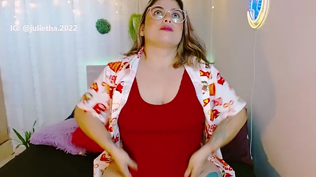 Juliietha servas online show from March 8, 2026, 6:22 pm