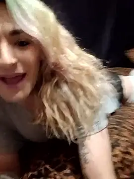 kylierae3133 online show from December 14, 2025, 5:13 am