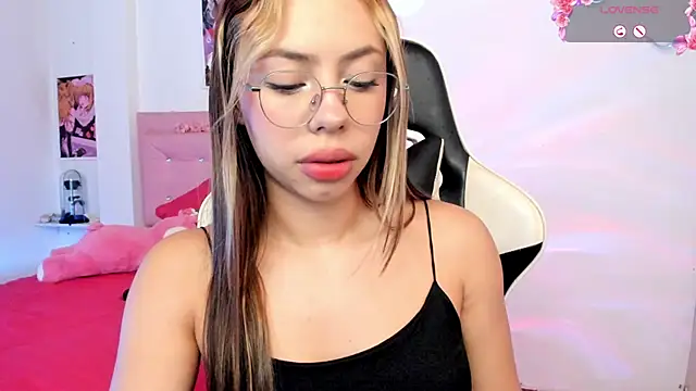 little jade online show from November 19, 2025, 7:25 pm