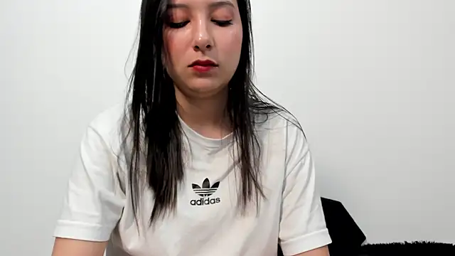 cami-01 online show from October 16, 2025, 8:06 pm