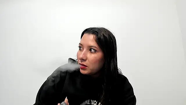 cami-01 online show from November 24, 2025, 2:39 pm