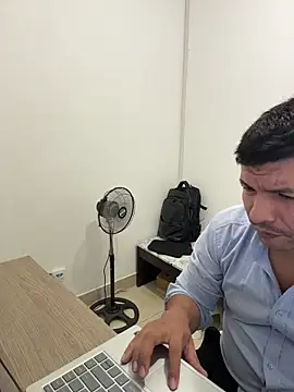 Snapshot of Sol_biglips chatting on February 14, 2026, 2:06 pm Sol biglips online show from February 14, 2026, 2:06 pm