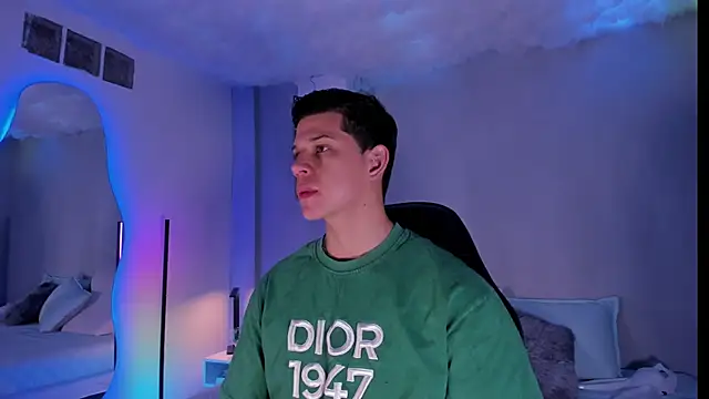 Snapshot of MarcoSullivan chatting on November 12, 2025, 1:04 pm MarcoSullivan online show from November 12, 2025, 1:04 pm