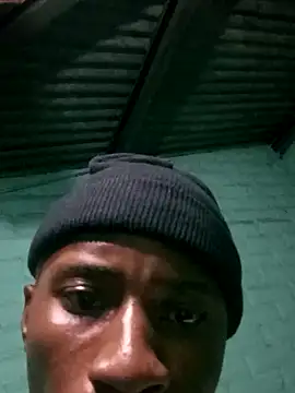 HandsomeBuoyy21 online show from January 10, 2026, 11:22 pm