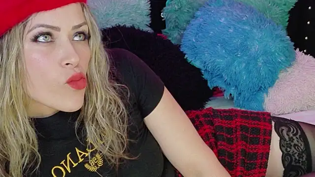 Snapshot of Natalia_Montoya chatting on December 3, 2025, 1:17 am Natalia Montoya online show from December 3, 2025, 1:17 am