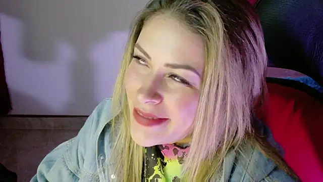 Snapshot of Natalia_Montoya chatting on November 12, 2025, 12:37 am Natalia Montoya online show from November 12, 2025, 12:37 am