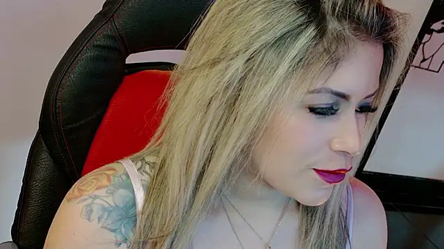 Natalia Montoya online show from January 13, 2026, 12:15 am