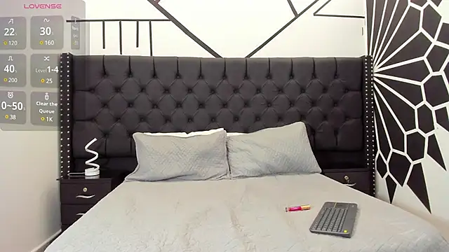 Snapshot of LaurenSnow chatting on February 27, 2025, 3:26 pm LaurenSnow online show from February 27, 2025, 3:26 pm