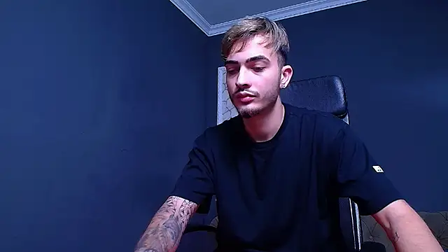 Snapshot of BrandonTate chatting on November 4, 2025, 6:50 am BrandonTate online show from November 4, 2025, 6:50 am