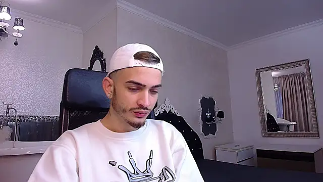 Snapshot of BrandonTate chatting on November 13, 2025, 5:33 am BrandonTate online show from November 13, 2025, 5:33 am