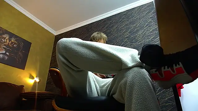 Snapshot of BrandonTate chatting on November 20, 2025, 8:48 am BrandonTate online show from November 20, 2025, 8:48 am