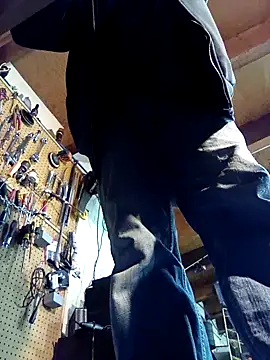 Snapshot of FloppyPickle4u chatting on November 28, 2025, 4:12 am FloppyPickle4u online show from November 28, 2025, 4:12 am