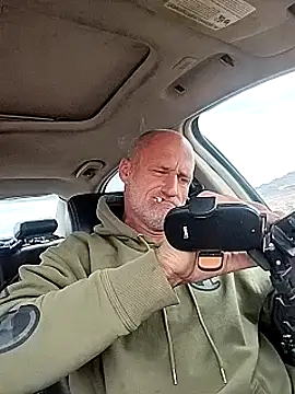 Snapshot of FloppyPickle4u chatting on March 3, 2025, 6:56 pm FloppyPickle4u online show from March 3, 2025, 6:56 pm