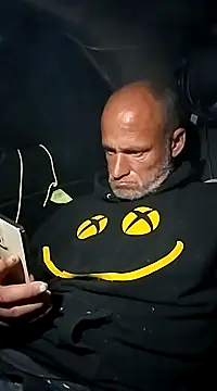 Snapshot of FloppyPickle4u chatting on March 10, 2025, 4:07 am FloppyPickle4u online show from March 10, 2025, 4:07 am