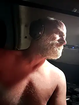 Snapshot of FloppyPickle4u chatting on February 15, 2026, 5:52 am FloppyPickle4u online show from February 15, 2026, 5:52 am