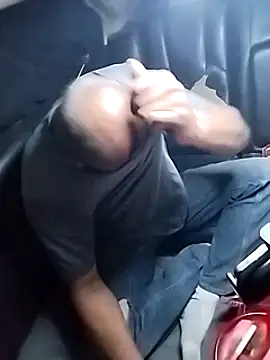 Snapshot of FloppyPickle4u chatting on March 3, 2025, 12:01 am FloppyPickle4u online show from March 3, 2025, 12:01 am